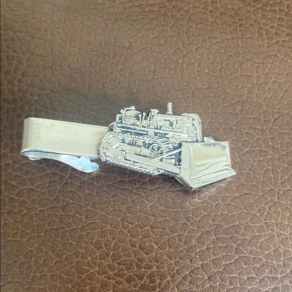 Caterpillar advertisement Bulldozer Tie Clip. Antique. Leven mfg. USA